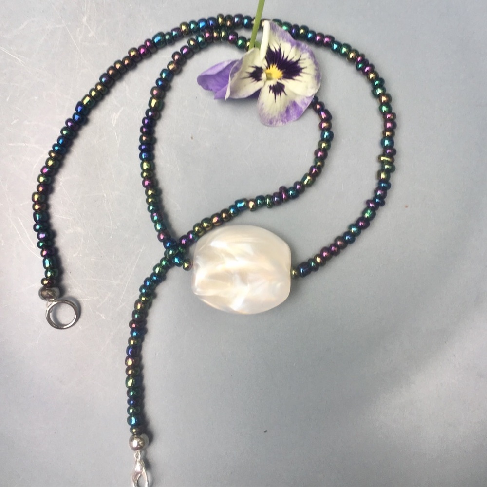Glass necklace - Picture 2 of 5